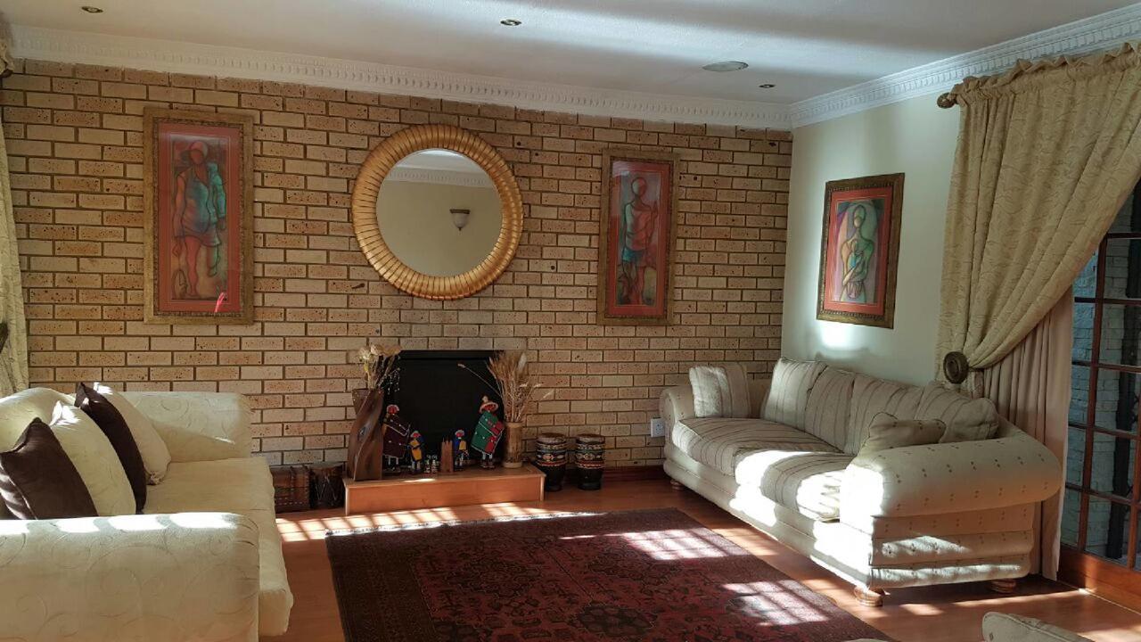 Lily White Guest House Centurion Exterior photo